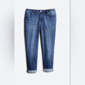 Mid-rise Girlfriend Jean